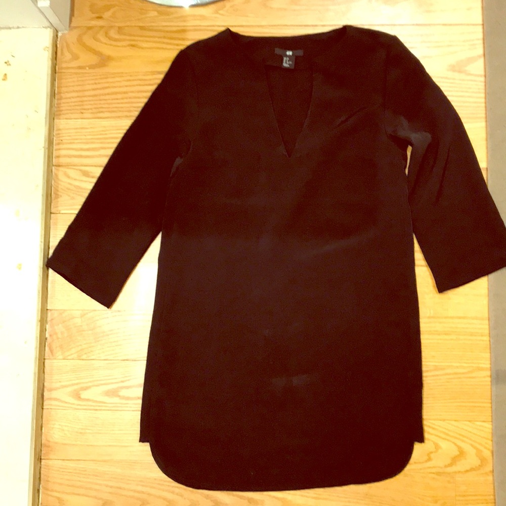 H&M black v-neck long sleeve top